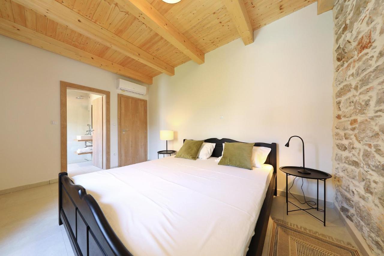 Villa Mira With A Heated Pool And A Sea View Bozava Bagian luar foto
