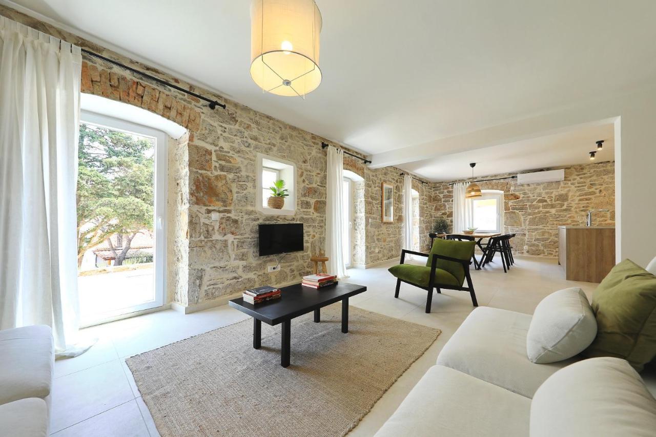 Villa Mira With A Heated Pool And A Sea View Bozava Bagian luar foto