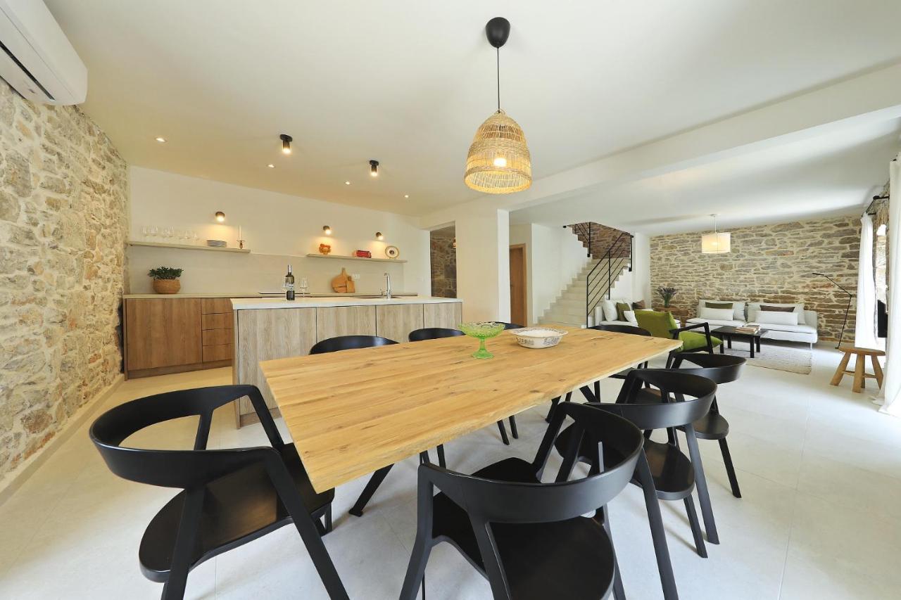 Villa Mira With A Heated Pool And A Sea View Bozava Bagian luar foto