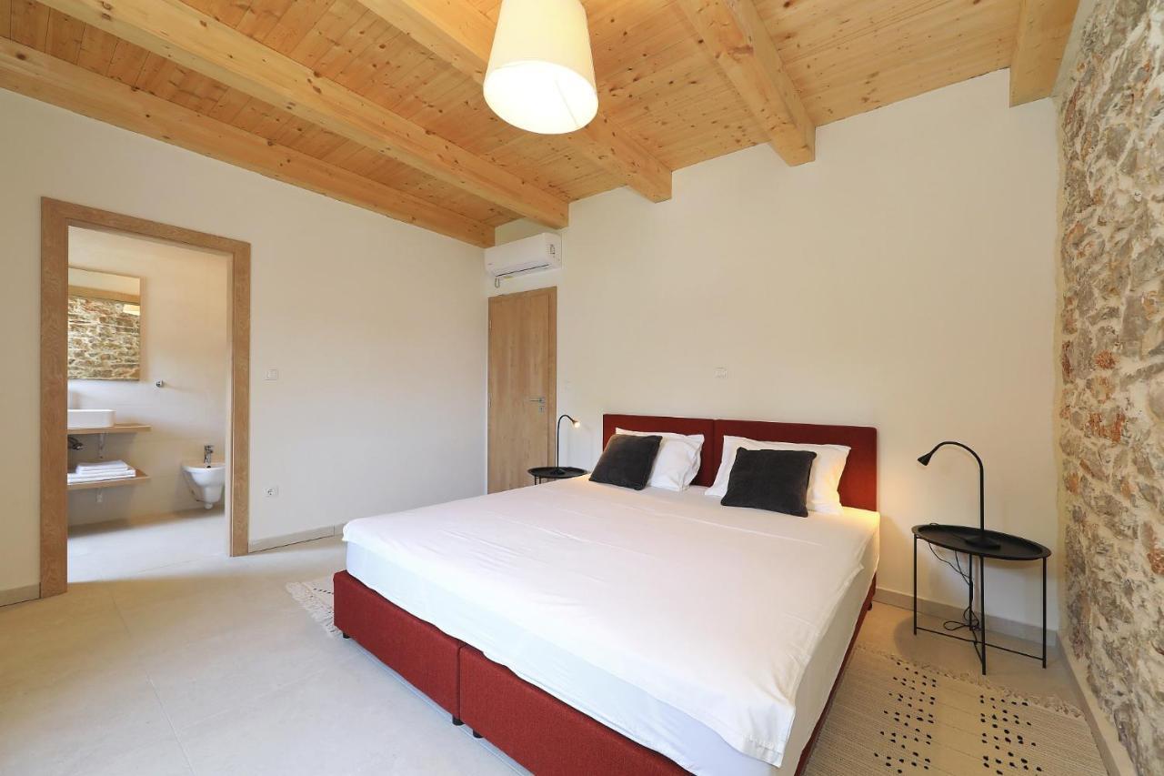 Villa Mira With A Heated Pool And A Sea View Bozava Bagian luar foto